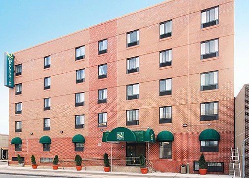 Quality Inn Jamaica Airtrain Нью-Йорк Экстерьер фото