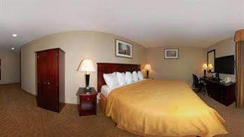 Quality Inn Jamaica Airtrain Нью-Йорк Экстерьер фото